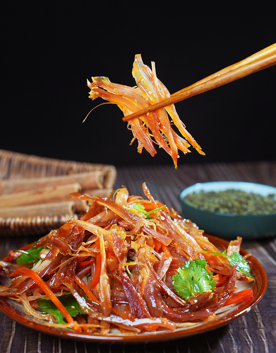 <p>精選400天<br />
以上老母雞為原材料</p>
